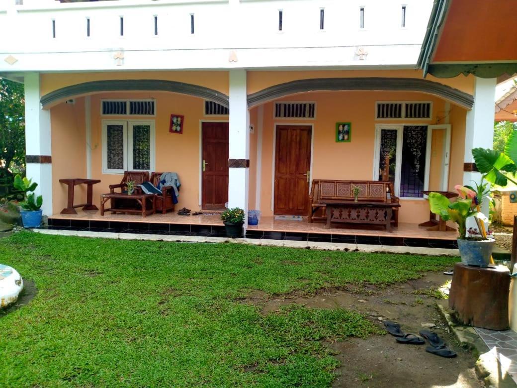 Sumatra Cheeky Monkeys Otel Bukit Lawang Dış mekan fotoğraf